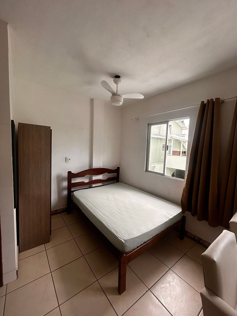 Suite acomoda 2 pessoas, 250 metros praia, wi-fi