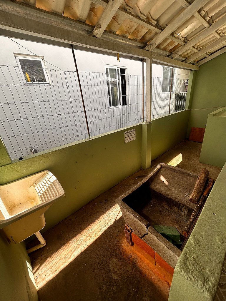 Suite acomoda 2 pessoas, 250 metros praia, wi-fi