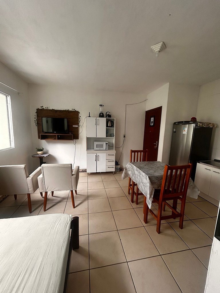 Suite acomoda 2 pessoas, 250 metros praia, wi-fi