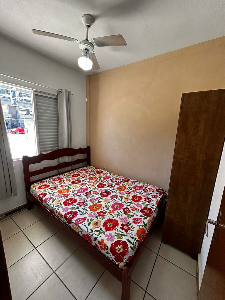 Apto térreo familiar 4 min da praia, wi-fi, 2 dorm
