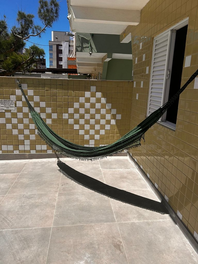 Apto térreo familiar 4 min da praia, wi-fi, 2 dorm