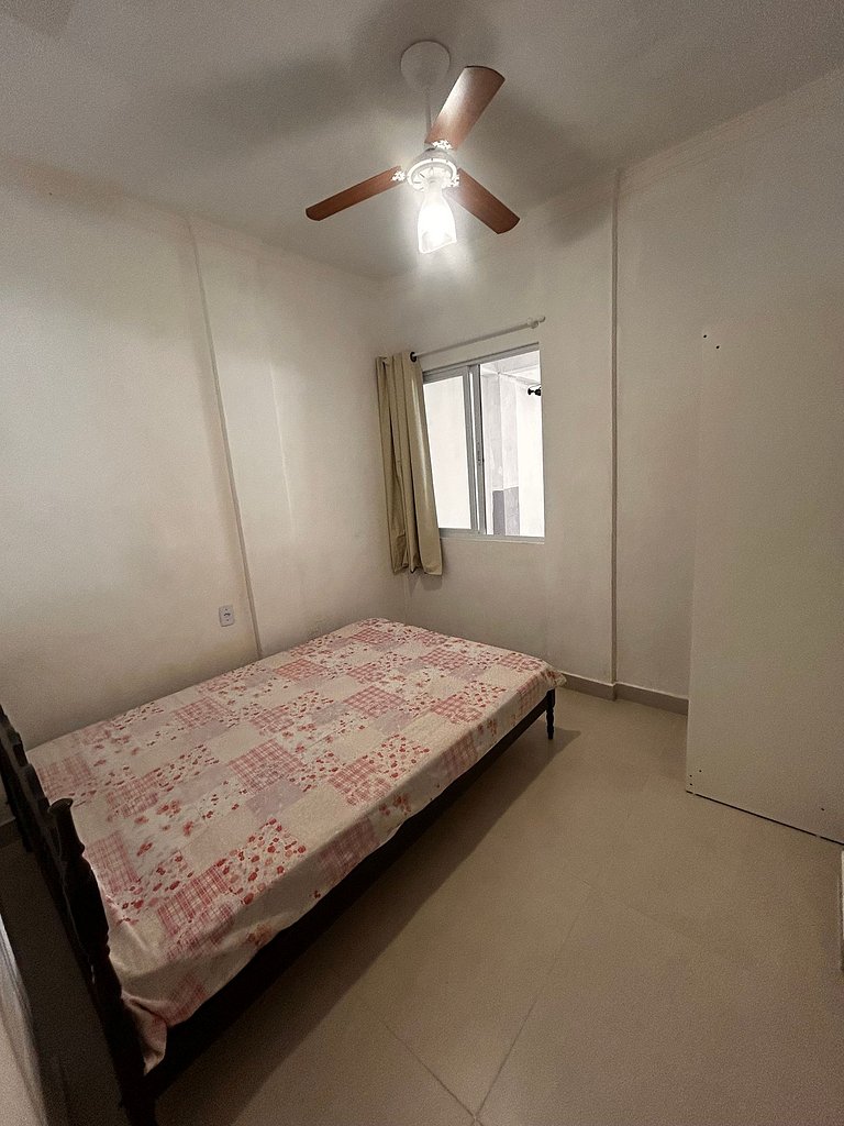 Apto térreo, 2 quartos, wifi, 250 m da praia