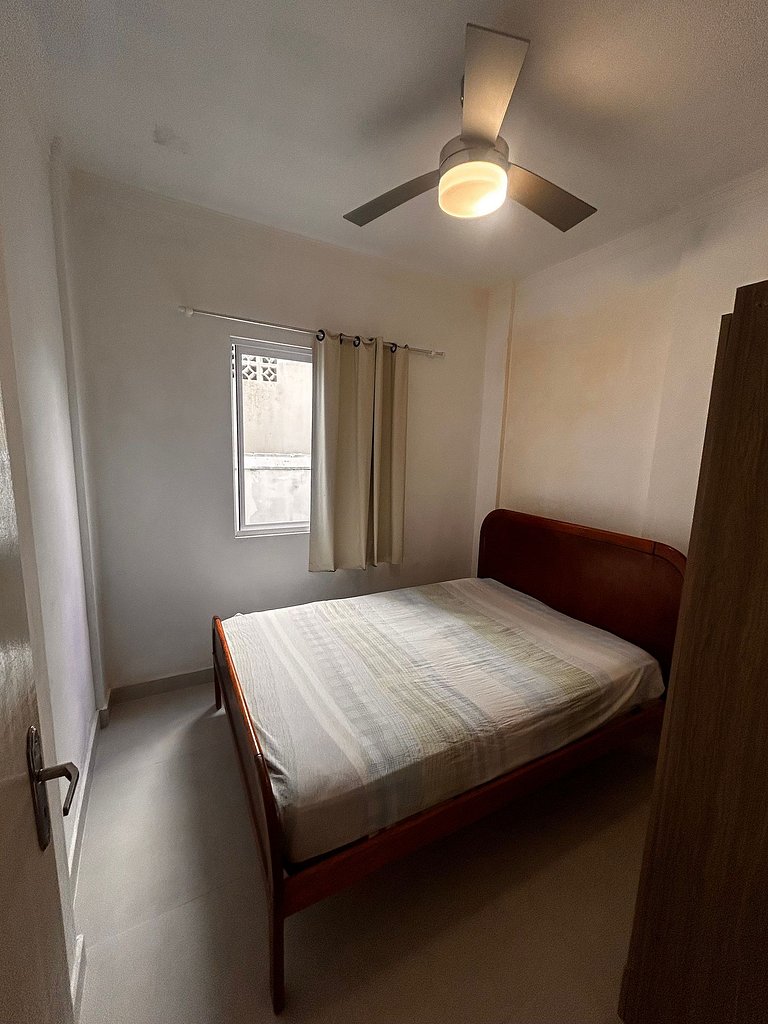 Apto térreo, 2 quartos, wifi, 250 m da praia