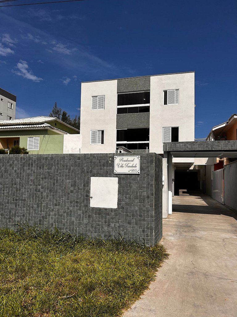 Apto térreo, 2 quartos, wifi, 250 m da praia