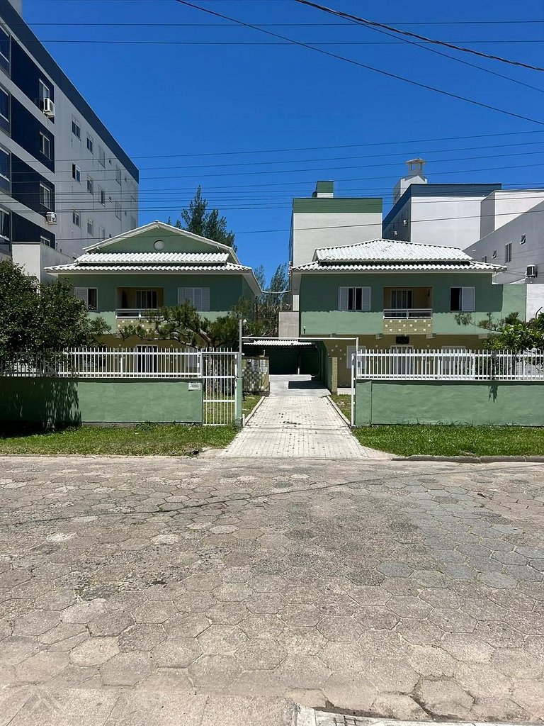 Apto completo p\4 pessoas, WiFi+garagem+250m praia