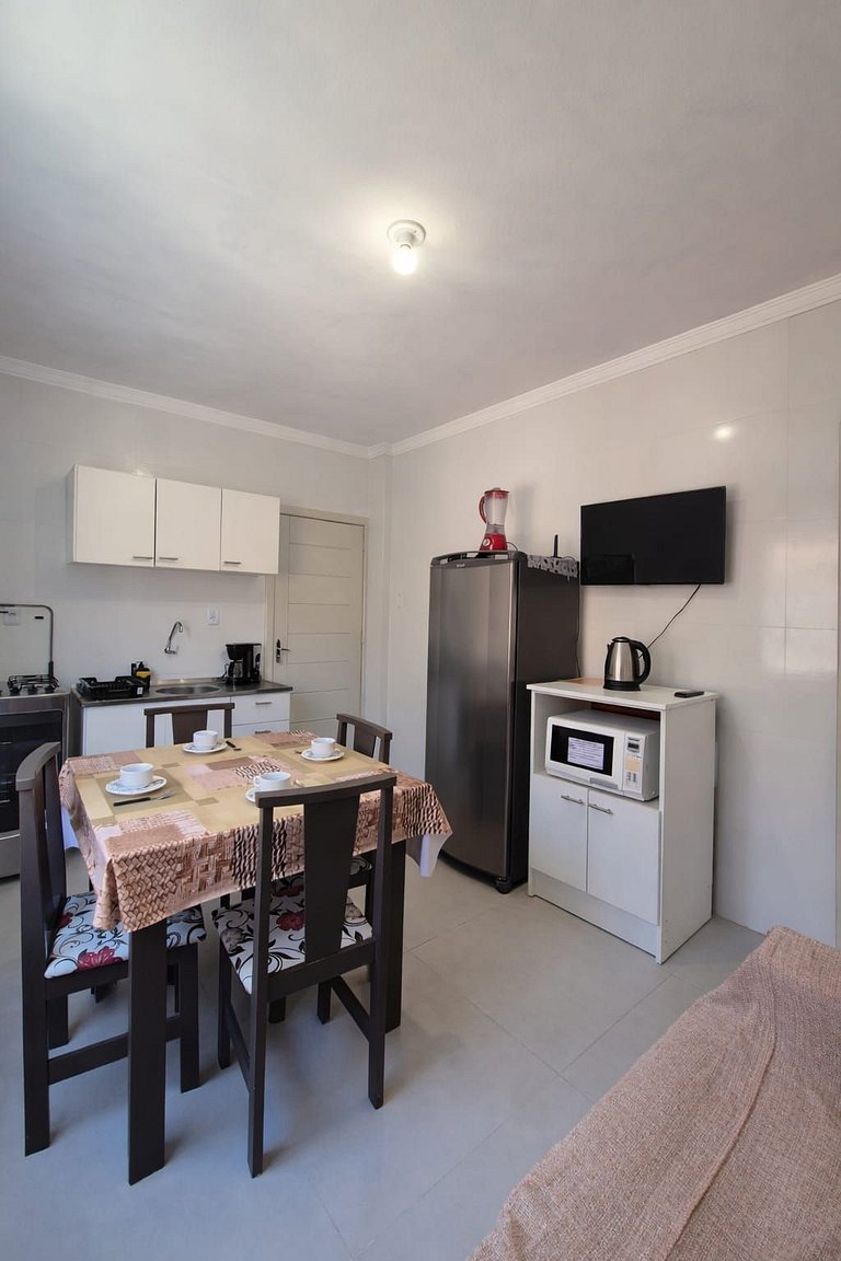 Apto confortavel completo p/4, 250 m praia, Wi-Fi