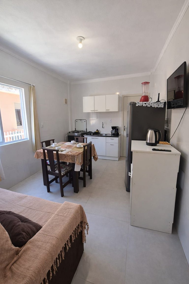 Apto 2 quartos completo a 250m praia, Wifi, garagem