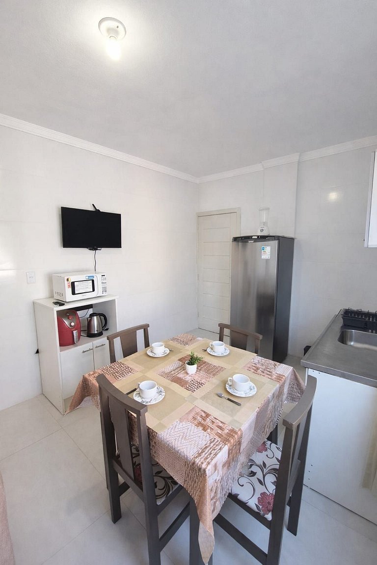 Apto confortavel completo p/4, 250 m praia, Wi-Fi