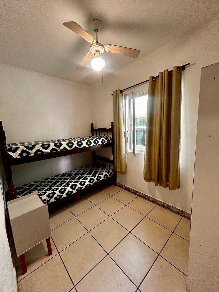 Apto completo p\4 pessoas, WiFi+garagem+250m praia