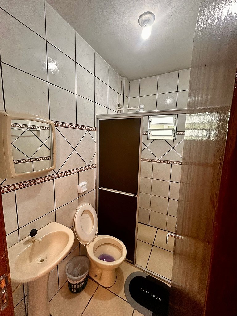 Apto completo p\4 pessoas, WiFi+garagem+250m praia