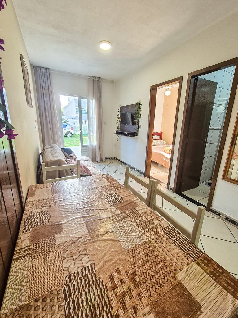 Apto térreo familiar 4 min da praia, wi-fi, 2 dorm