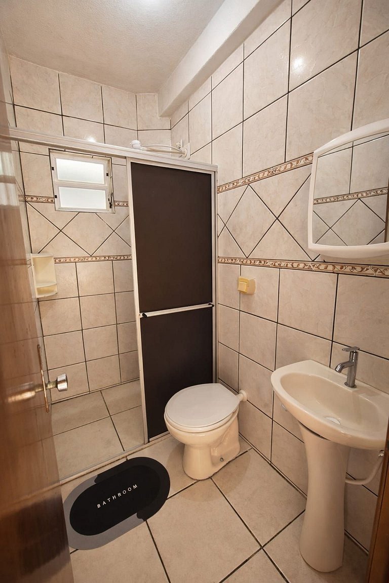 Apto térreo familiar 4 min da praia, wi-fi, 2 dorm